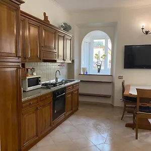 Apartment In Front Of Coliseum 5, Rome